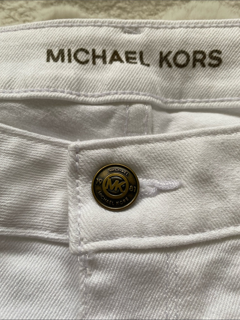 Michael Kors White Women's Bermuda Shorts Size 8 - Picture 3 of 15